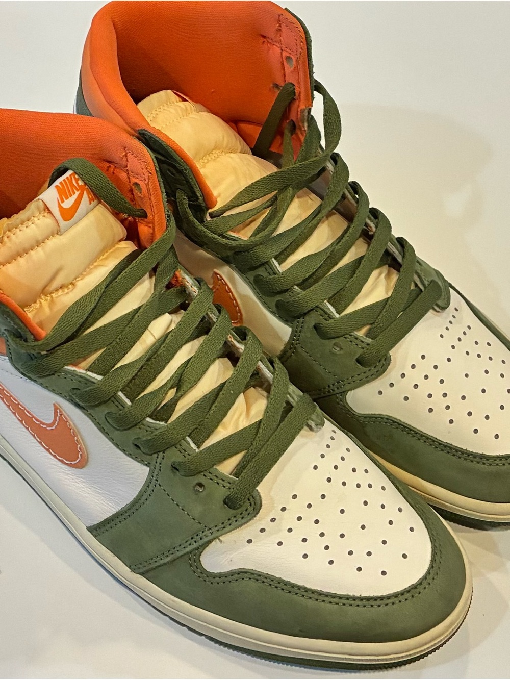 Nike High-Top Sneakers in Olive Green, White & Orange